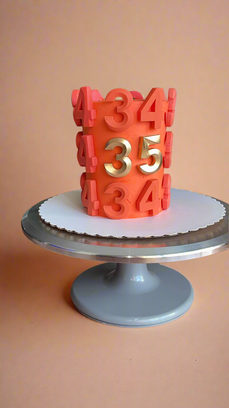MINI LUXURY CAKE (Pick Up Only)