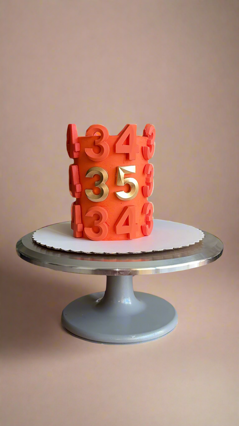 MINI LUXURY CAKE (Pick Up Only)