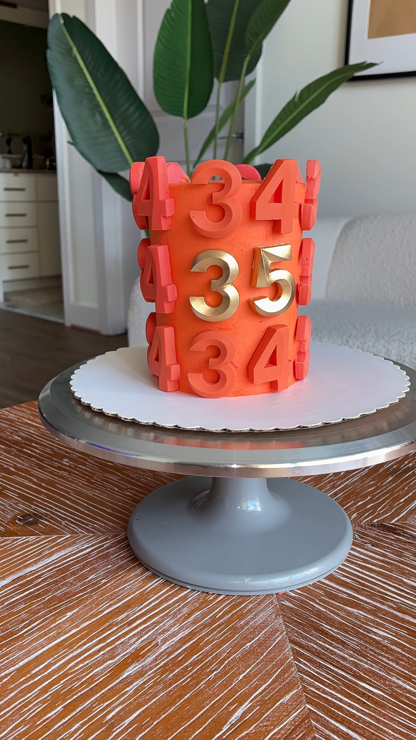 MINI LUXURY CAKE (Pick Up Only)