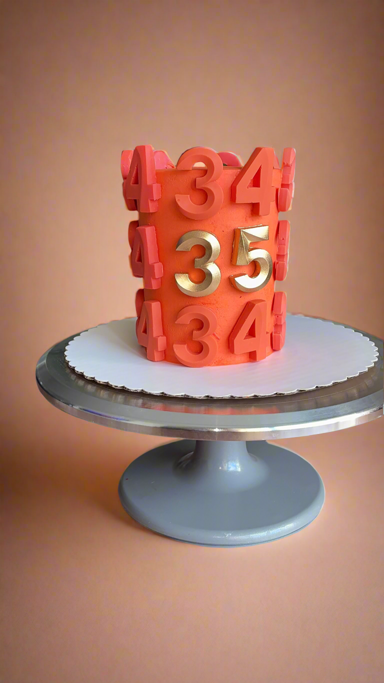 MINI LUXURY CAKE (Pick Up Only)