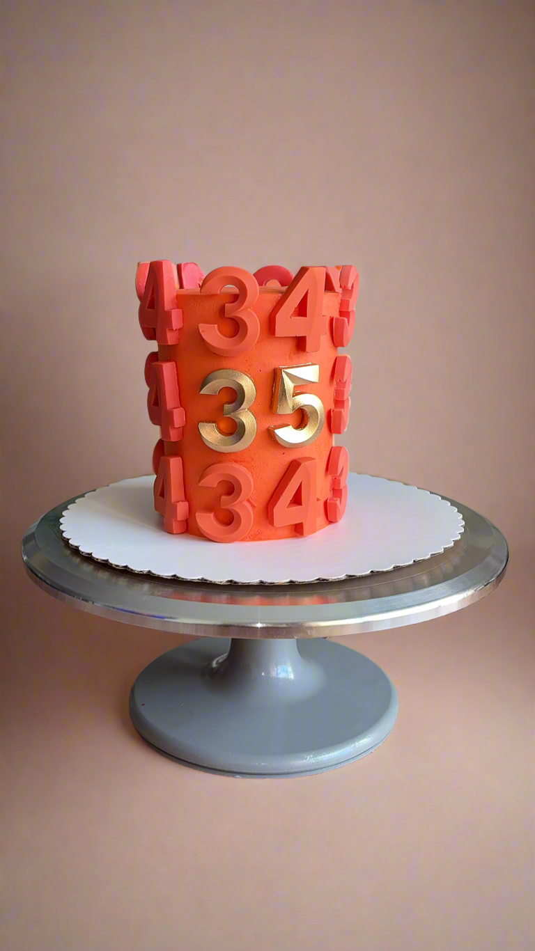 MINI LUXURY CAKE (Pick Up Only)