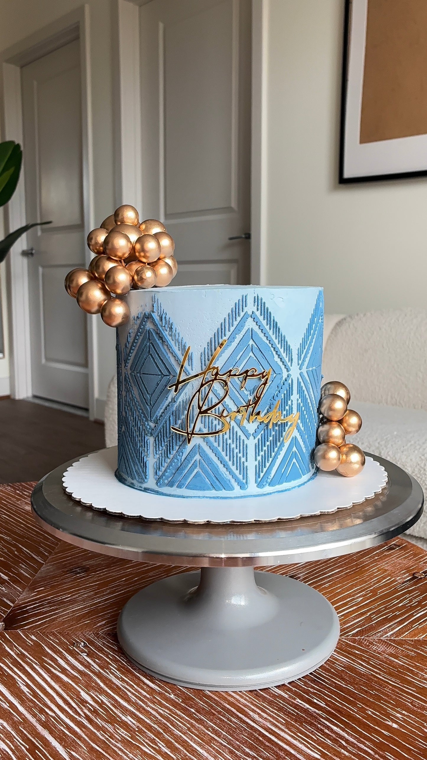 LUXURY CAKE (Pick Up Only)