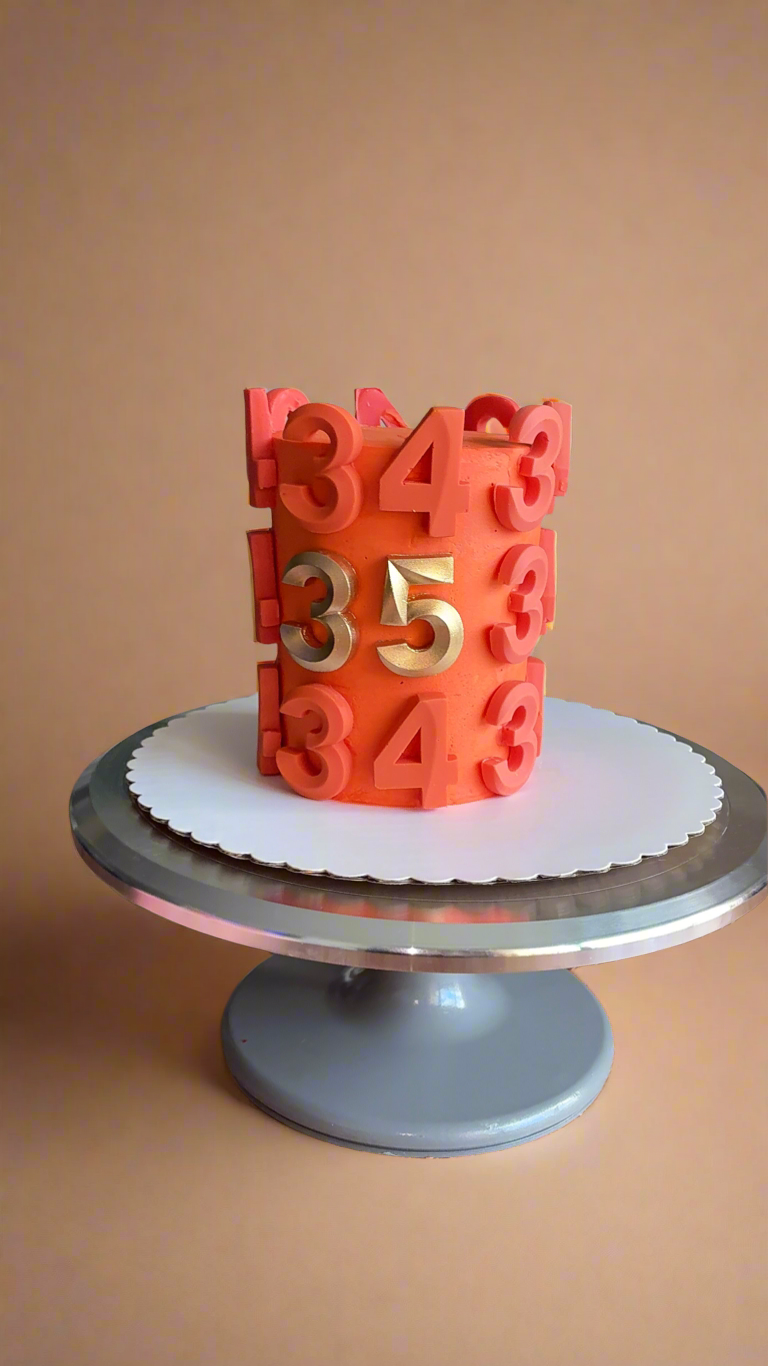 MINI LUXURY CAKE (Pick Up Only)