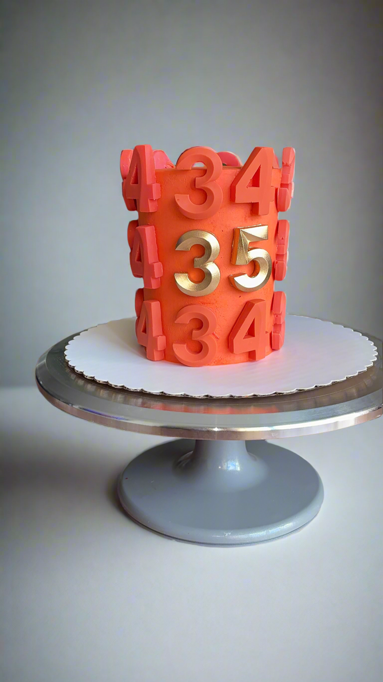 MINI LUXURY CAKE (Pick Up Only)