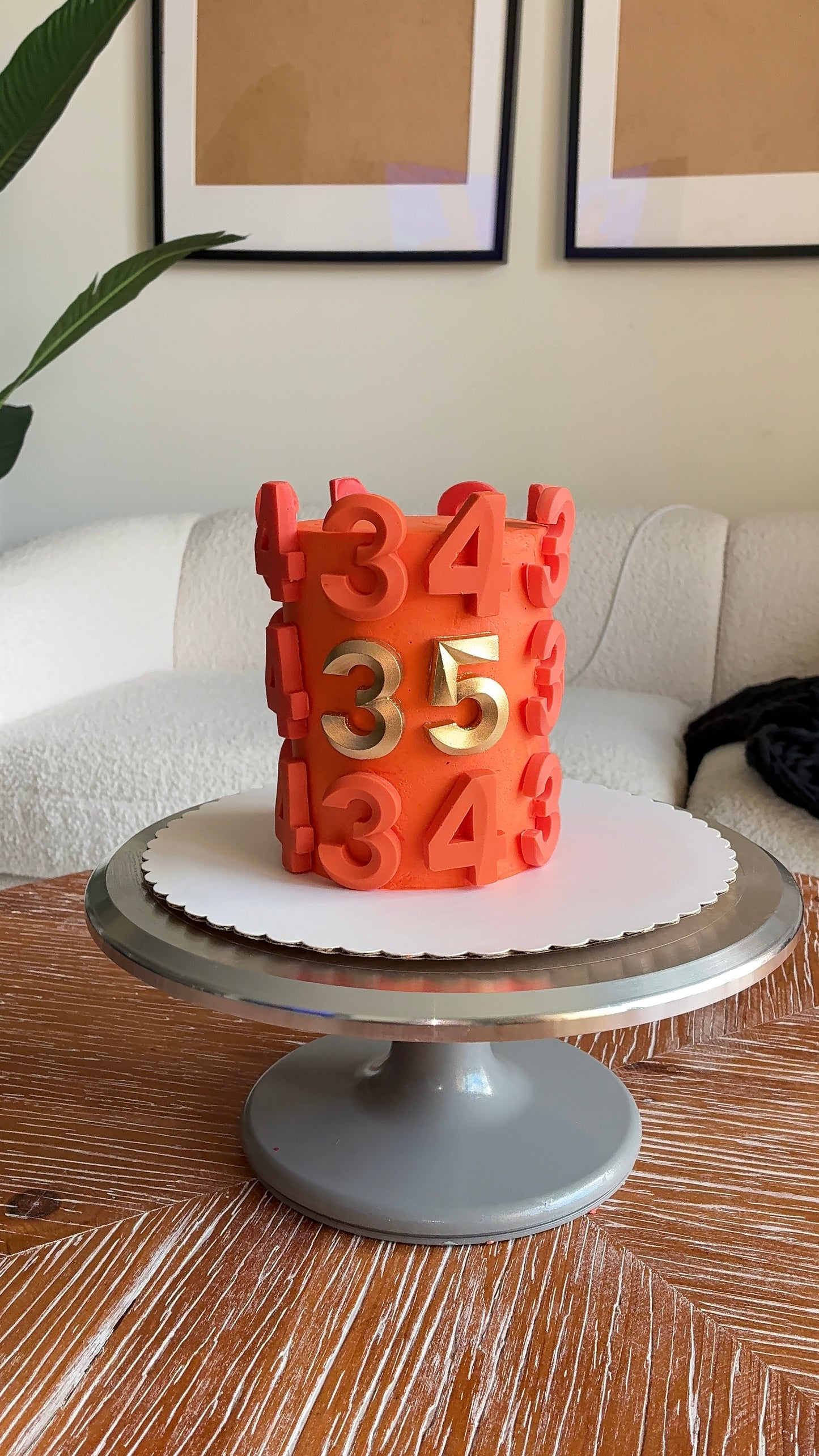 MINI LUXURY CAKE (Pick Up Only)