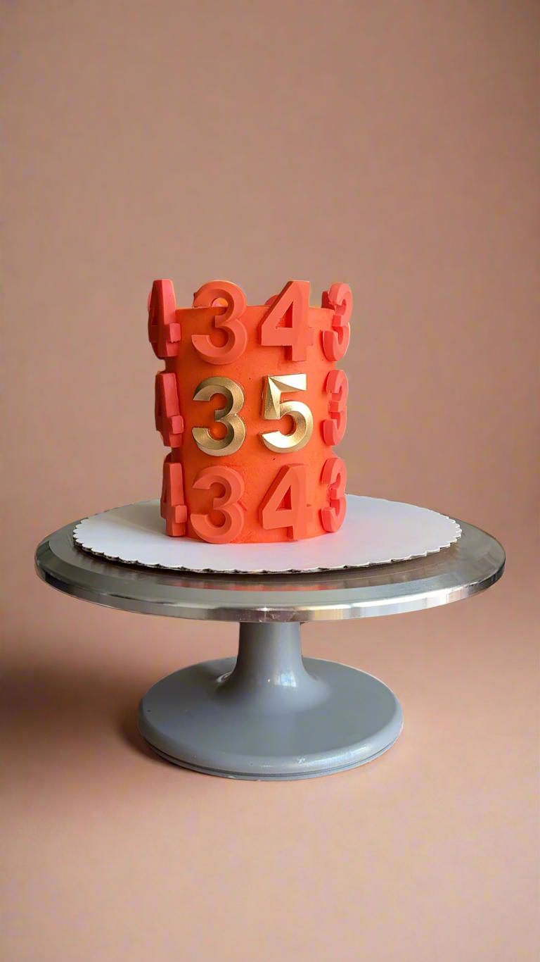 MINI LUXURY CAKE (Pick Up Only)