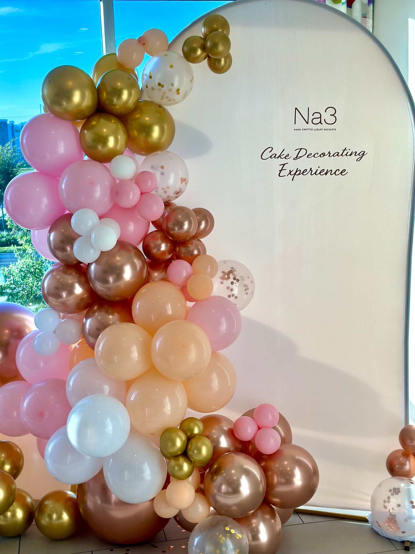 Luxe Cake Decorating Class – Premium Experience