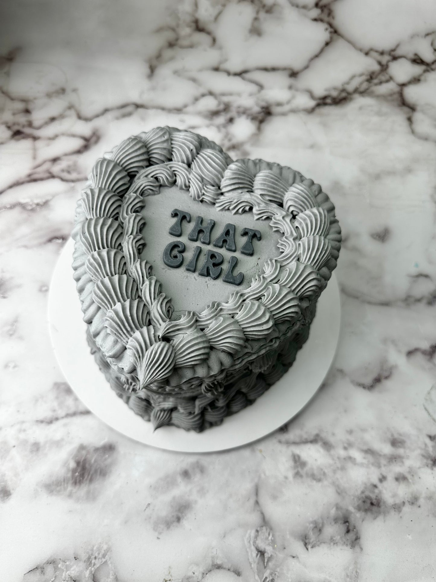 LUXURY HEART CAKE (Pick Up Only)