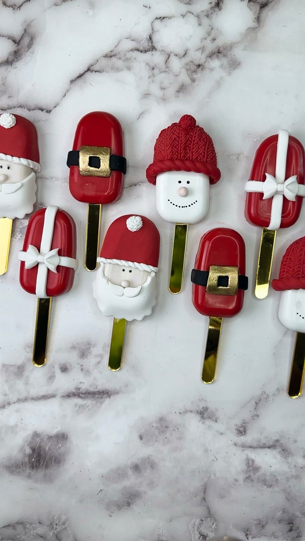 MINI CUSTOM LUXURY CAKESICLES (PER DOZEN)