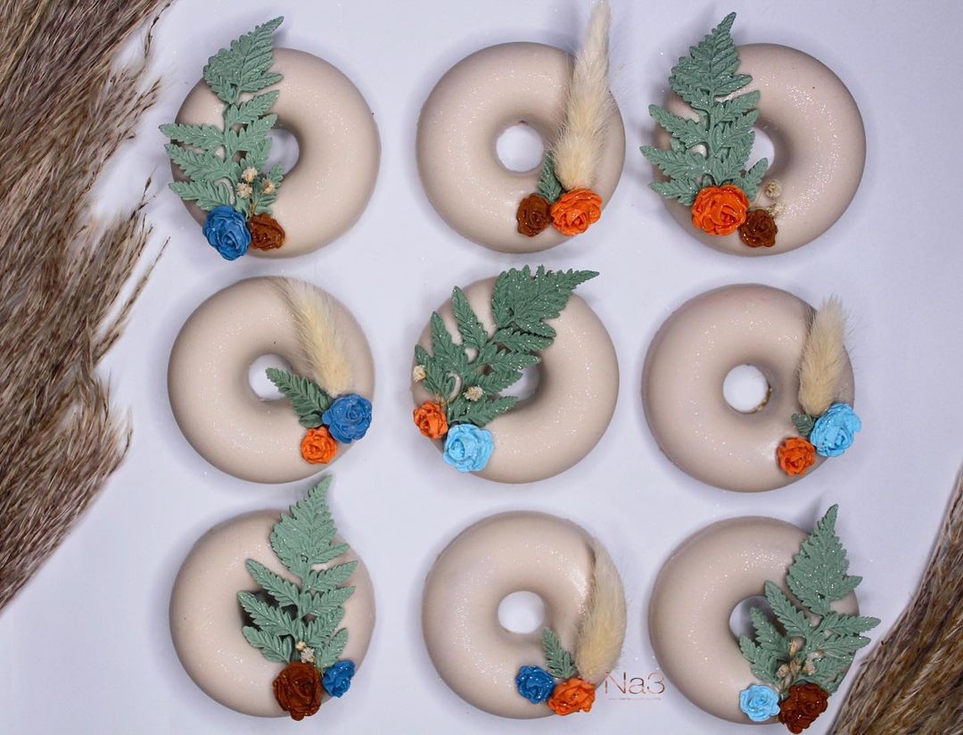 CUSTOM LUXURY TREATS (PER DOZEN)