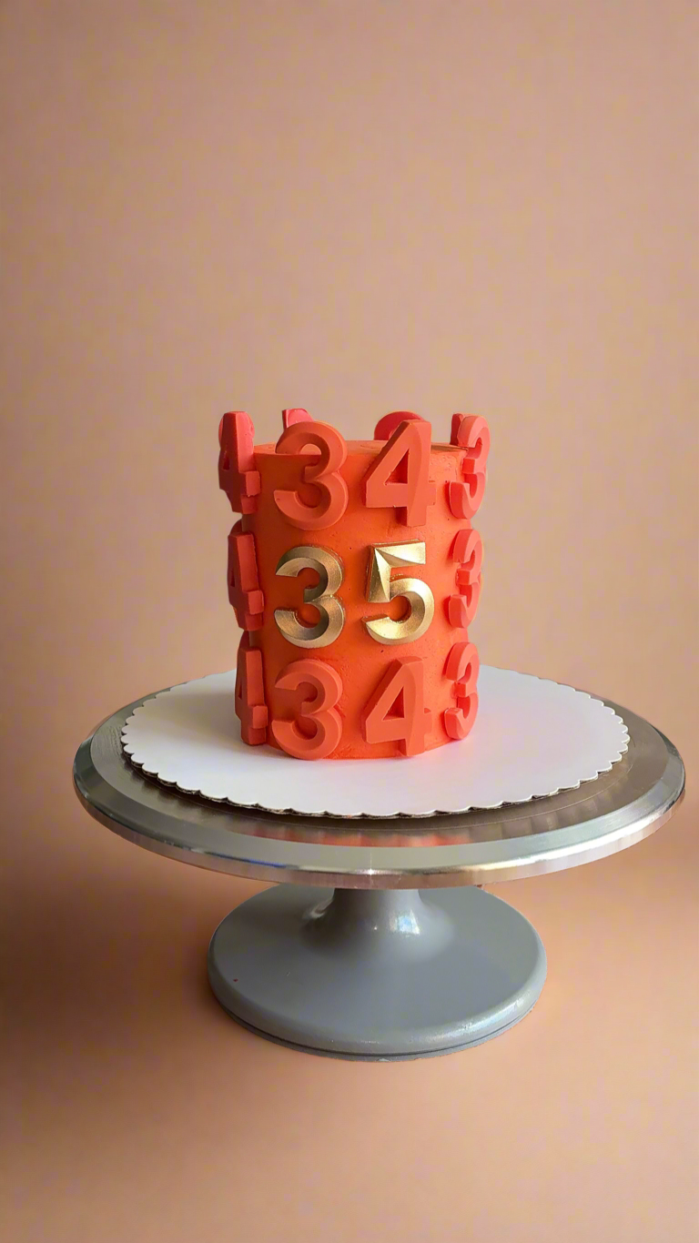 MINI LUXURY CAKE (Pick Up Only)