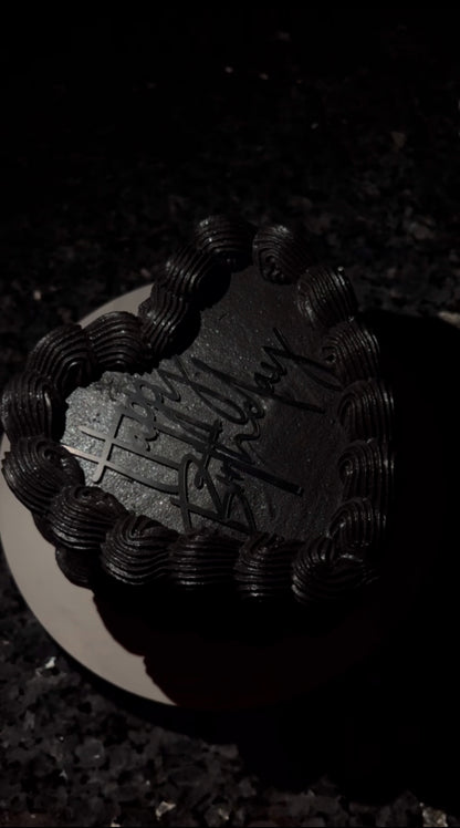 LUXURY HEART CAKE (Pick Up Only)