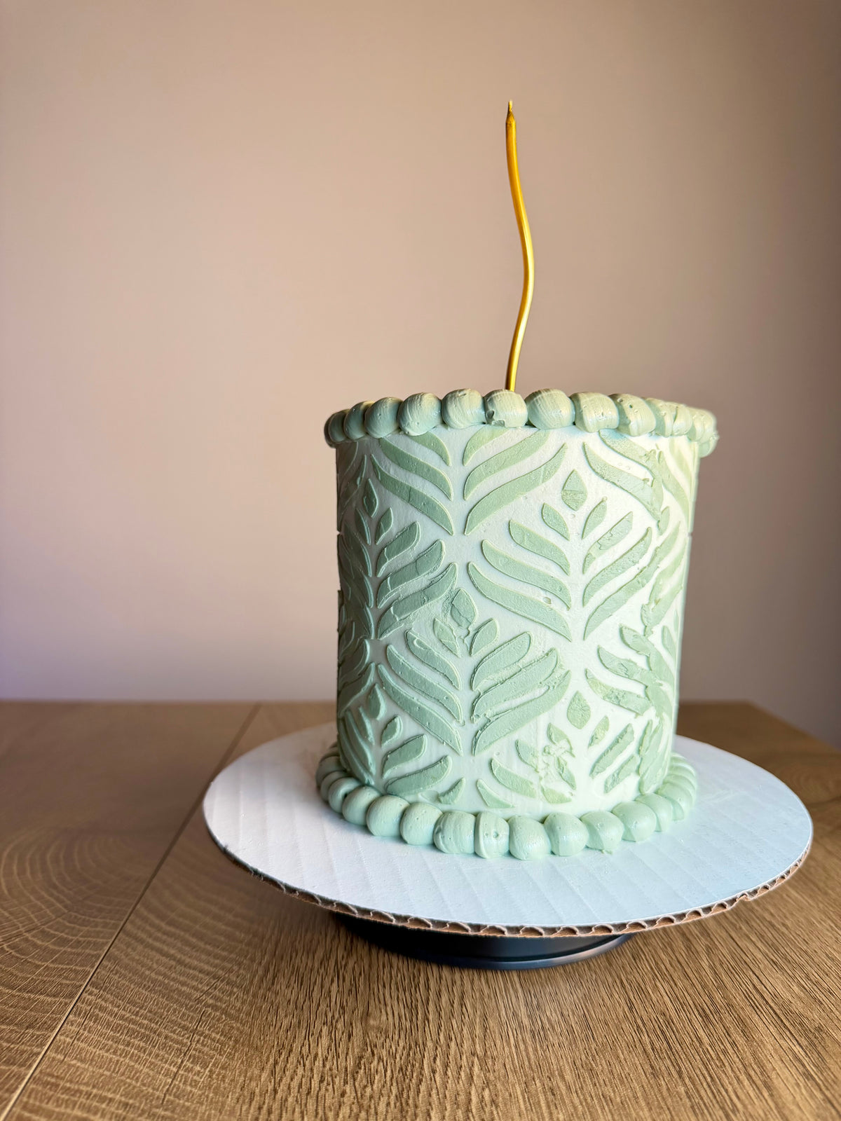 MINI LUXURY CAKE (Pick Up Only)