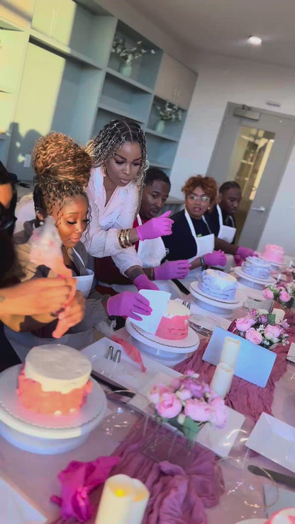 Luxe Cake Decorating Class – Premium Experience